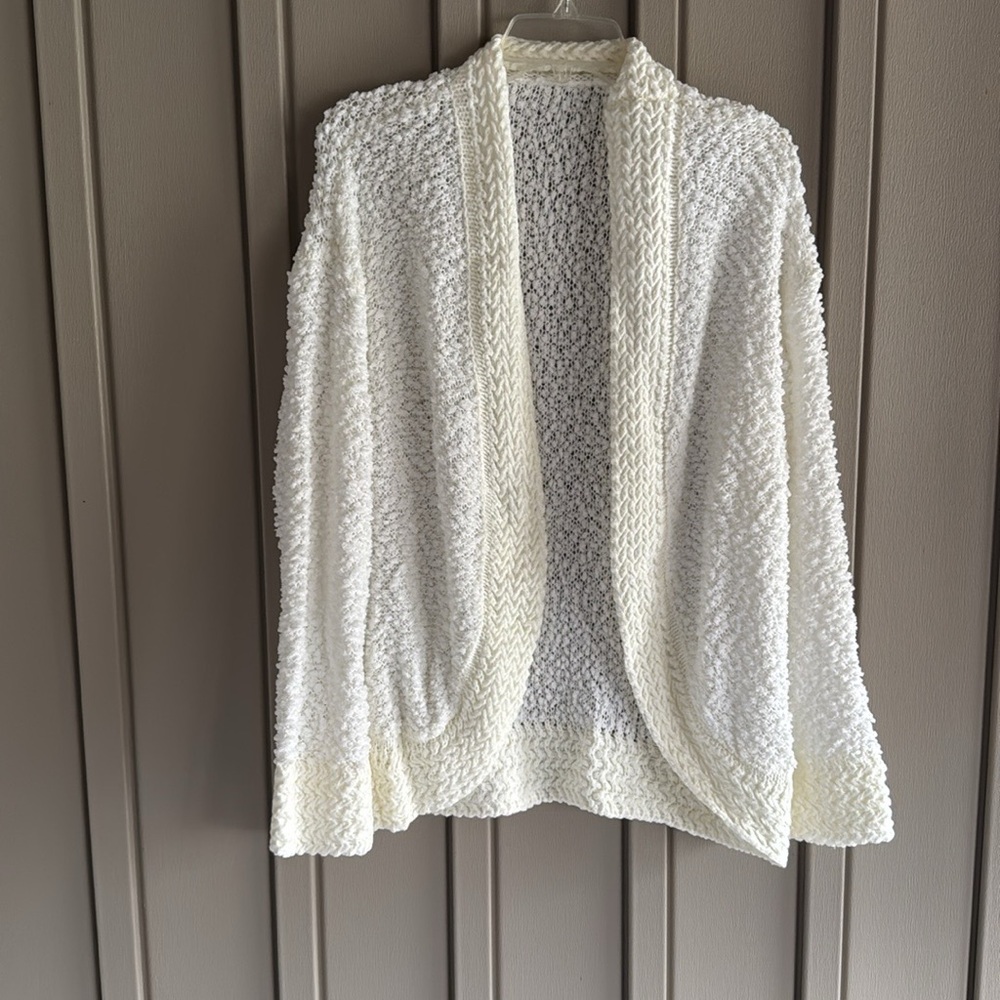 Cream Open-Front Sweater size Medium